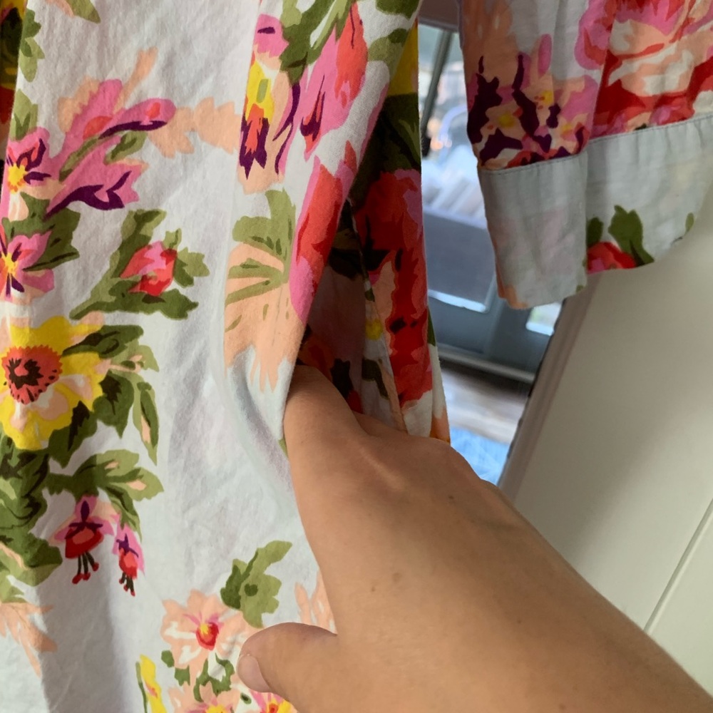 Sandy Waters Floral Robe - Picture 4 of 9